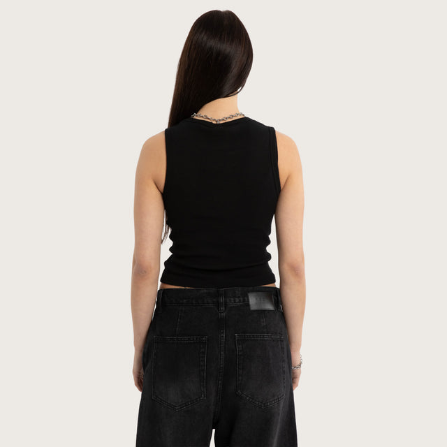 Model wears Visor Rib Tank Jet Black Tanks Black – image 3