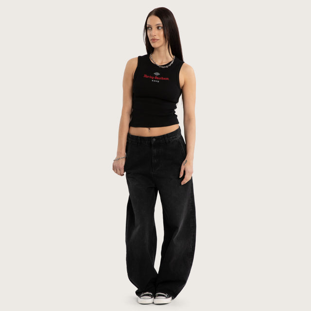 Model wears Visor Rib Tank Jet Black Tanks Black – image 5