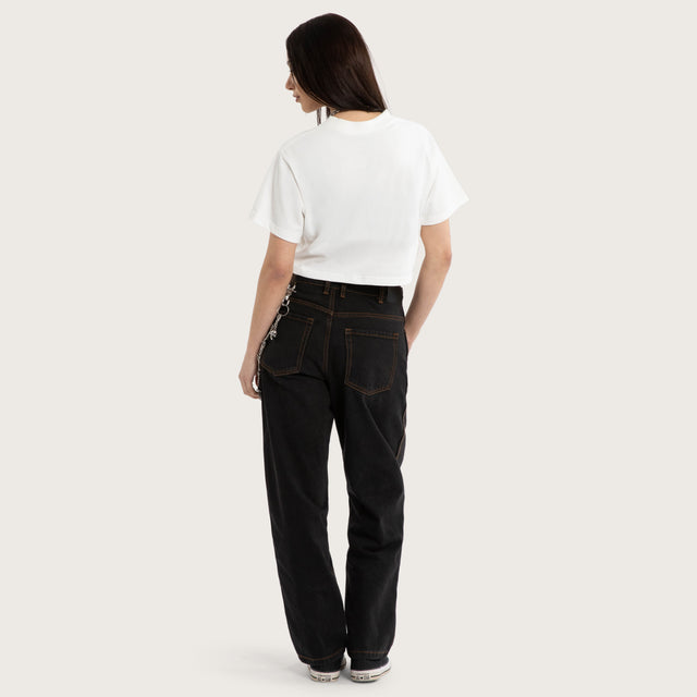 Model wears Breakout Crop Tee Natural White T-Shirts White – image 4