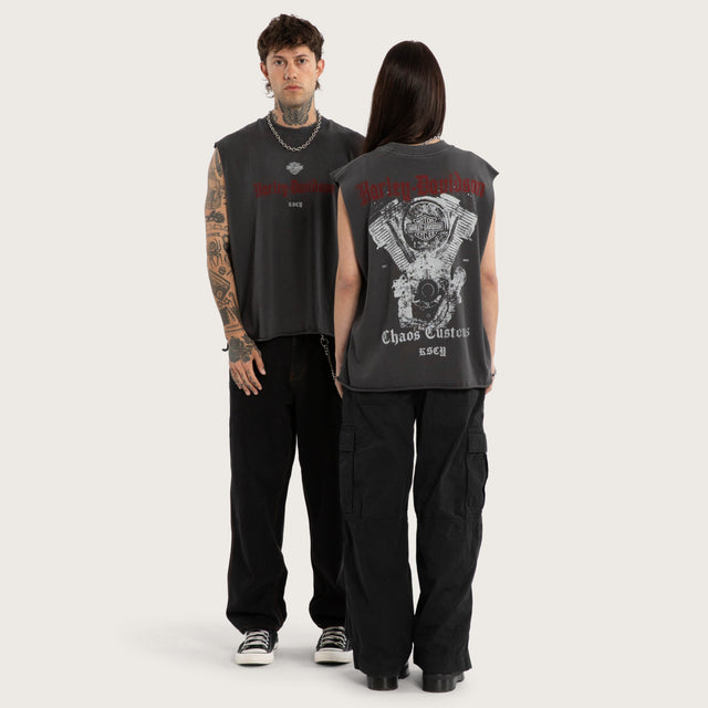 Model wears Cylinders Mechanic Muscle Pigment Black Muscle Tees Black – image 5