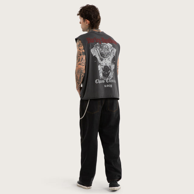 Model wears Cylinders Mechanic Muscle Pigment Black Muscle Tees Black – image 7