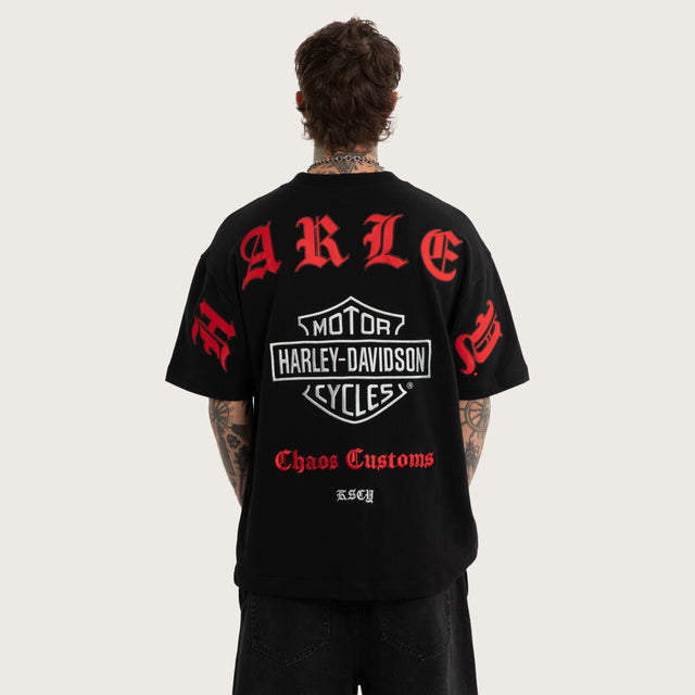 Model wears Rev Loopback Street Tee Jet Black T-Shirts Black – image 2