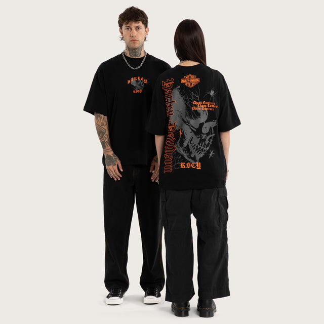 Model wears Nightster Street Tee Jet Black T-Shirts Black – image 4