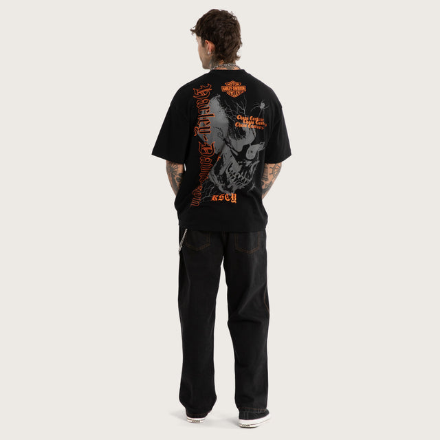 Model wears Nightster Street Tee Jet Black T-Shirts Black – image 6