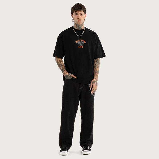 Model wears Nightster Street Tee Jet Black T-Shirts Black – image 7