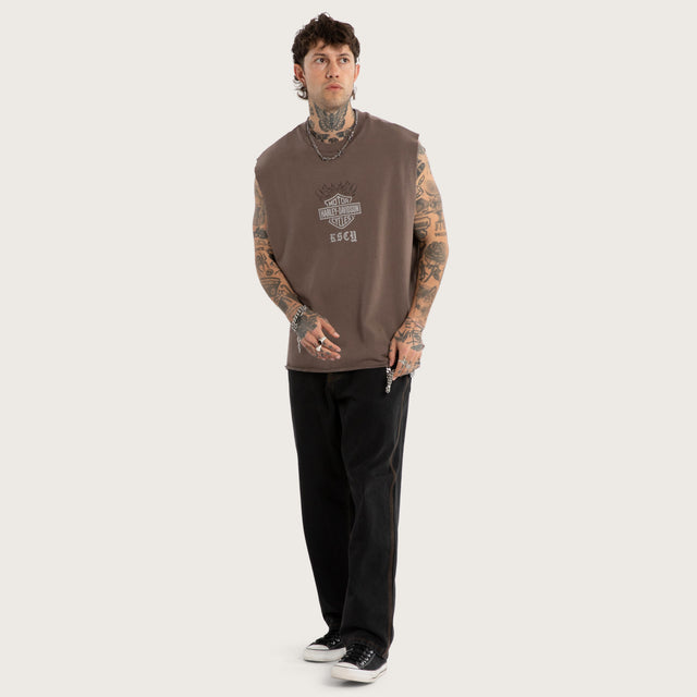 Model wears Pivot Loopback Muscle Pigment Tan Muscle Tees Brown – image 7