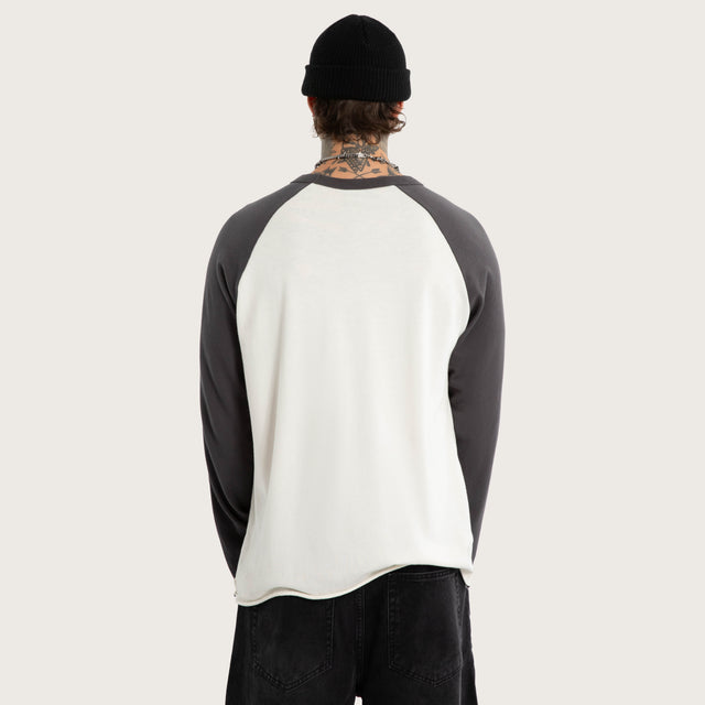 Model wears Dismount Raglan LS Tee Asphalt/Blanc De Blanc Longsleeve T-Shirts White – image 5