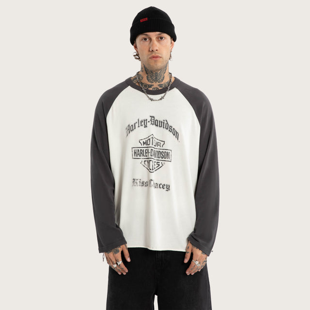 Model wears Dismount Raglan LS Tee Asphalt/Blanc De Blanc Longsleeve T-Shirts White – image 3