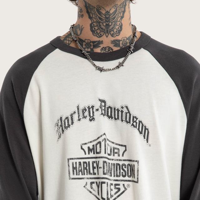 Model wears Dismount Raglan LS Tee Asphalt/Blanc De Blanc Longsleeve T-Shirts White – image 2