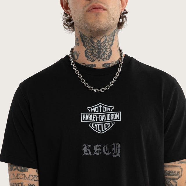 Model wears Carve Dual Curved Tee Jet Black T-Shirts Black – image 3