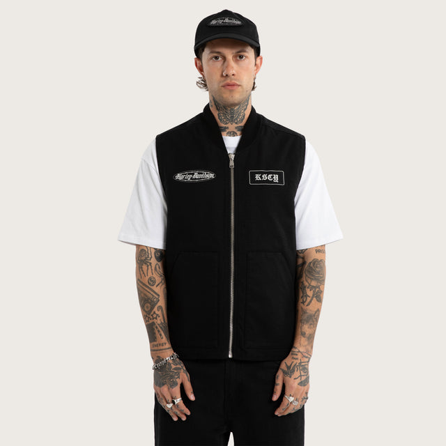 Model wears Freewheeler Worker Vest Washed Black Vests Black – image 2