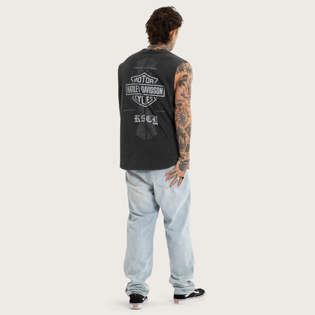 Model wears Throttle Dual Curved Muscle Pigment Black Muscle Tees Black – image 5
