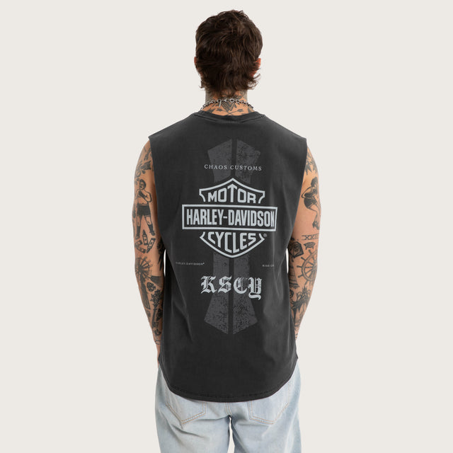 Model wears Throttle Dual Curved Muscle Pigment Black Muscle Tees Black – image 1
