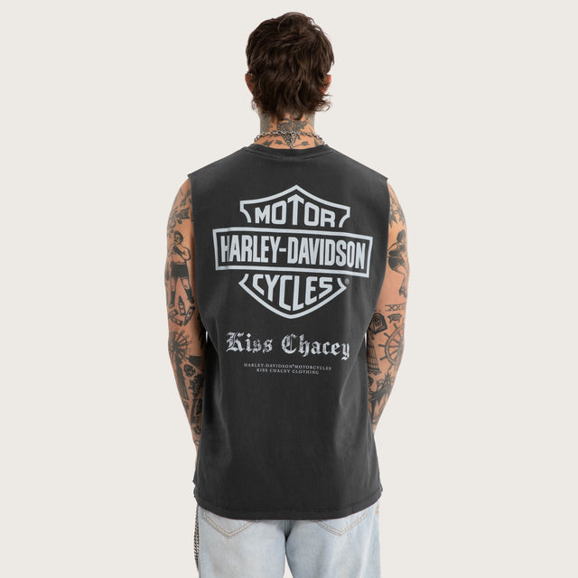 Model wears Idle Relaxed Muscle Pigment Black Muscle Tees Black – image 1