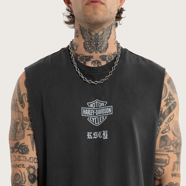 Model wears Idle Relaxed Muscle Pigment Black Muscle Tees Black – image 3