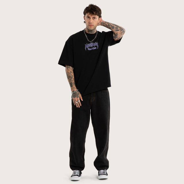 Model wears Interface Street Tee Jet Black T-Shirts Black – image 5