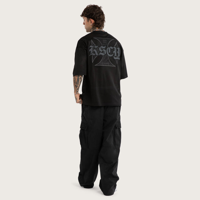 Model wears Synced Mesh Jersey Jet Black T-Shirts Black – image 6