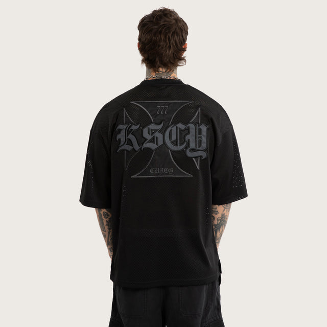 Model wears Synced Mesh Jersey Jet Black T-Shirts Black – image 2