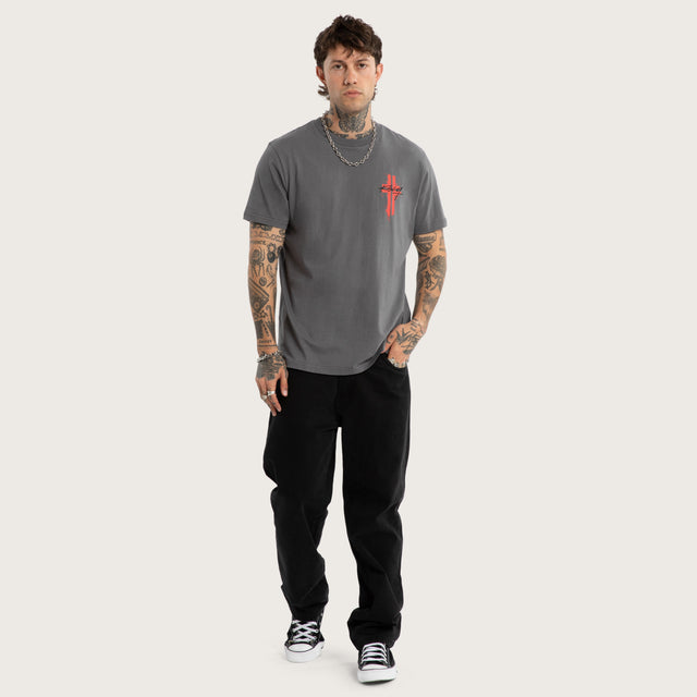 Model wears Grail Standard Tee Charcoal T-Shirts Grey – image 5