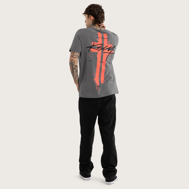 Model wears Grail Standard Tee Charcoal T-Shirts Grey – image 6