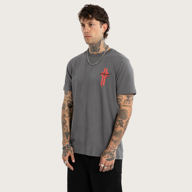 Model wears Grail Standard Tee Charcoal T-Shirts Grey – image 3