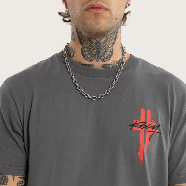 Model wears Grail Standard Tee Charcoal T-Shirts Grey – image 4