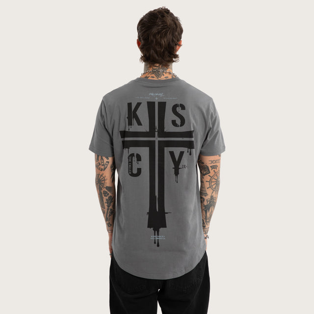 Model wears Cloak Dual Curved Tee Charcoal T-Shirts Grey – image 2