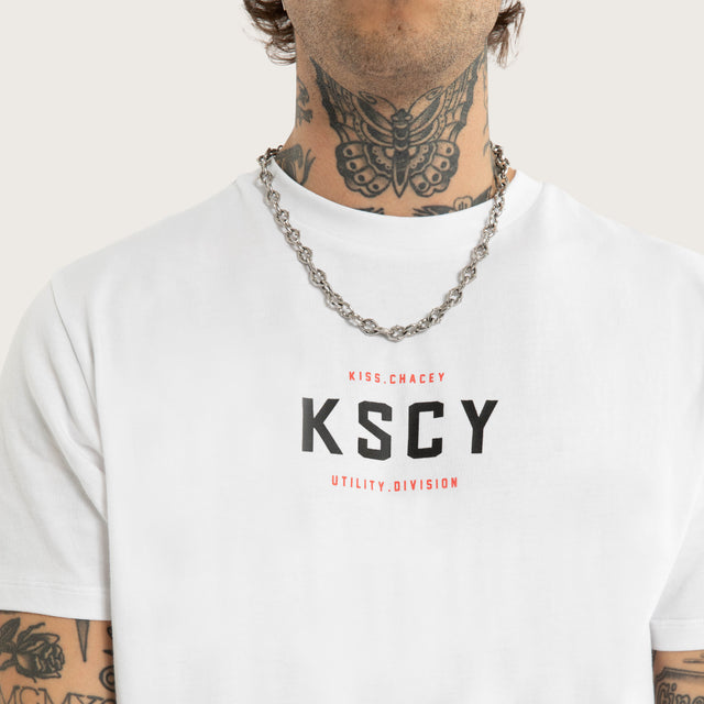 Model wears Stamp Dual Curved Tee Optical White T-Shirts White – image 4