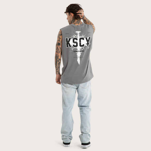 Model wears Imperial Relaxed Muscle Steel Grey Muscle Tees Grey – image 6