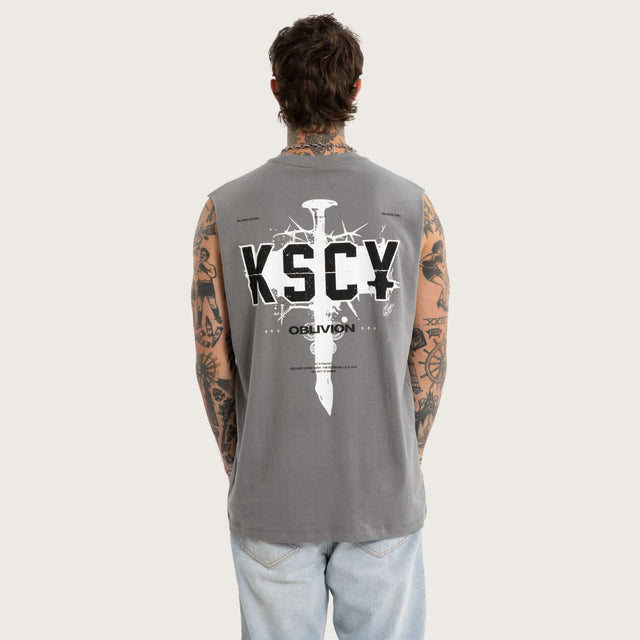 Model wears Imperial Relaxed Muscle Steel Grey Muscle Tees Grey – image 2