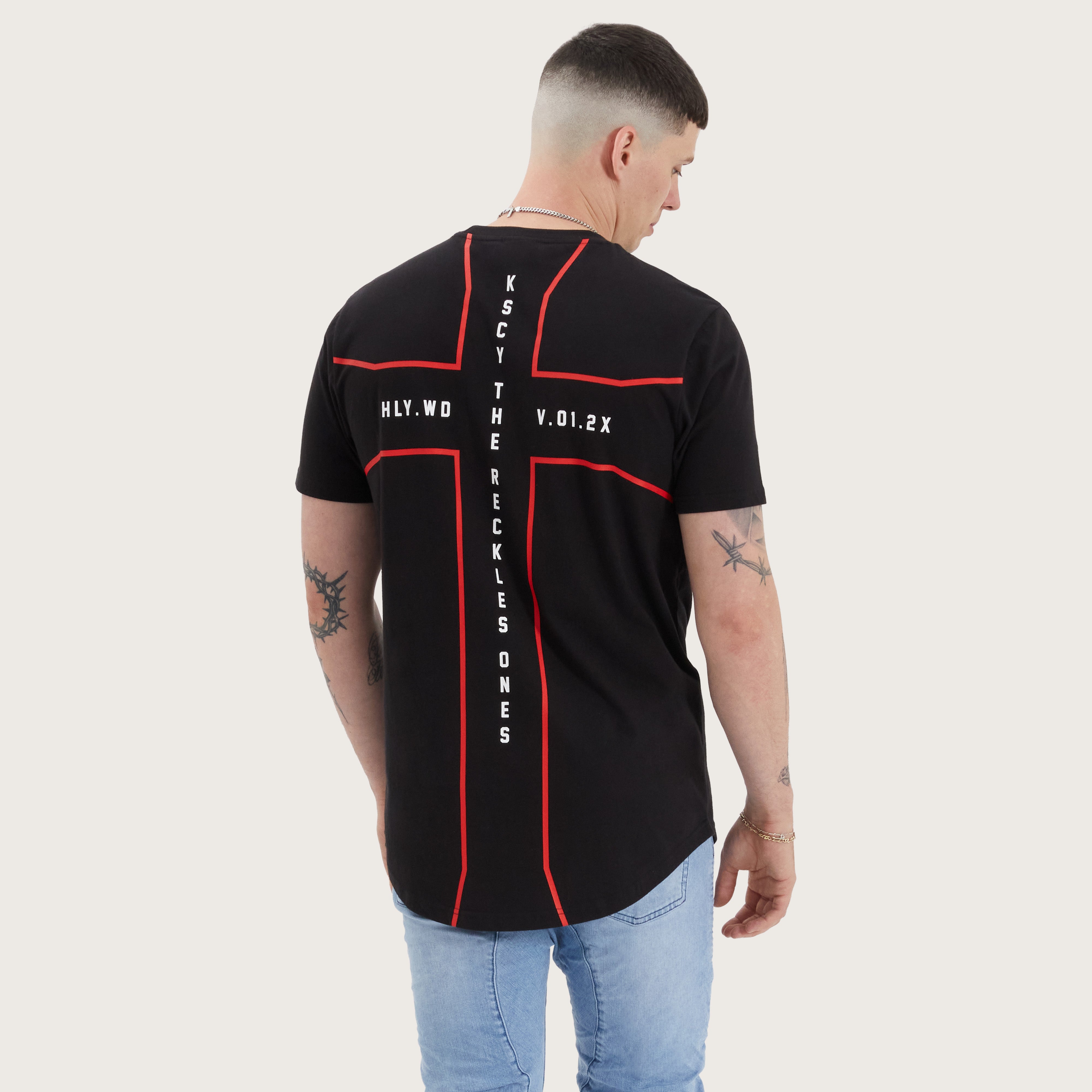 Peipus Dual Curved Hem Tee in Jet Black | KSCY