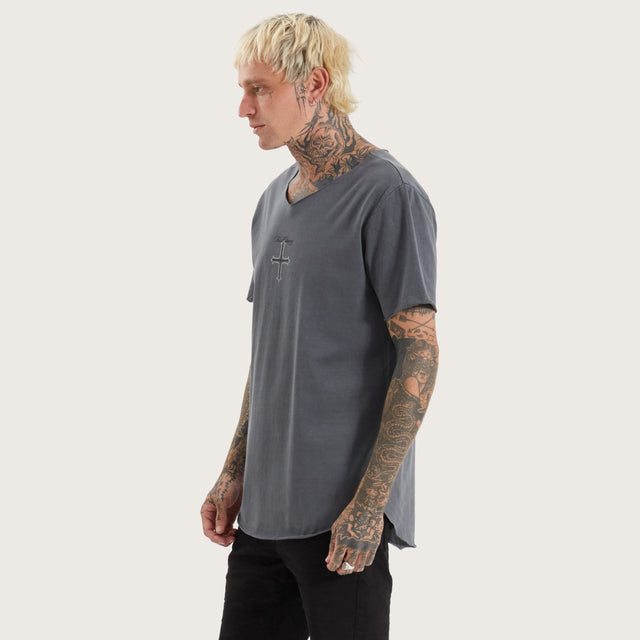 Chained Raw V-neck Tee Pigment Charcoal