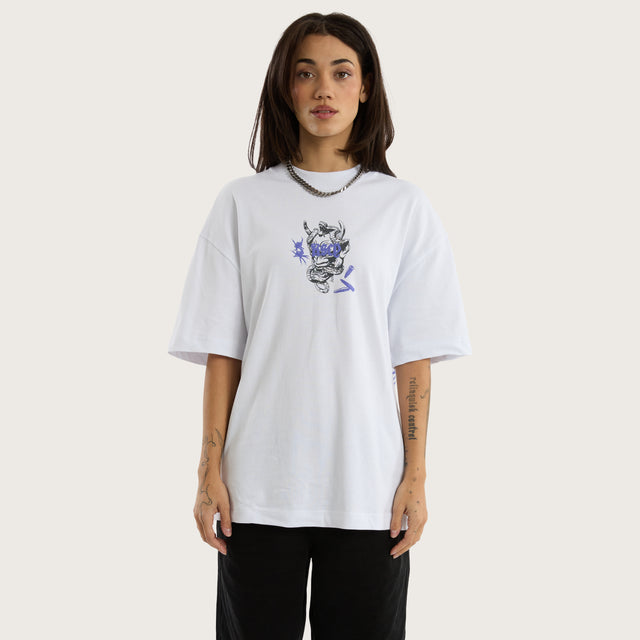 Model wears Strains Street Tee White T-Shirts in White - Image 3