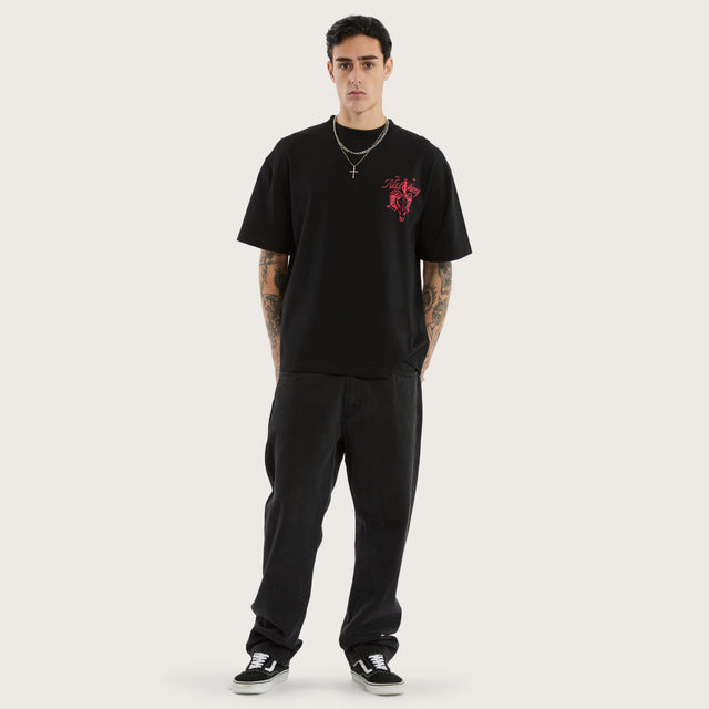Model wears Ram Heavyweight Box Fit Tee Jet Black T-Shirts in Black - Image 2