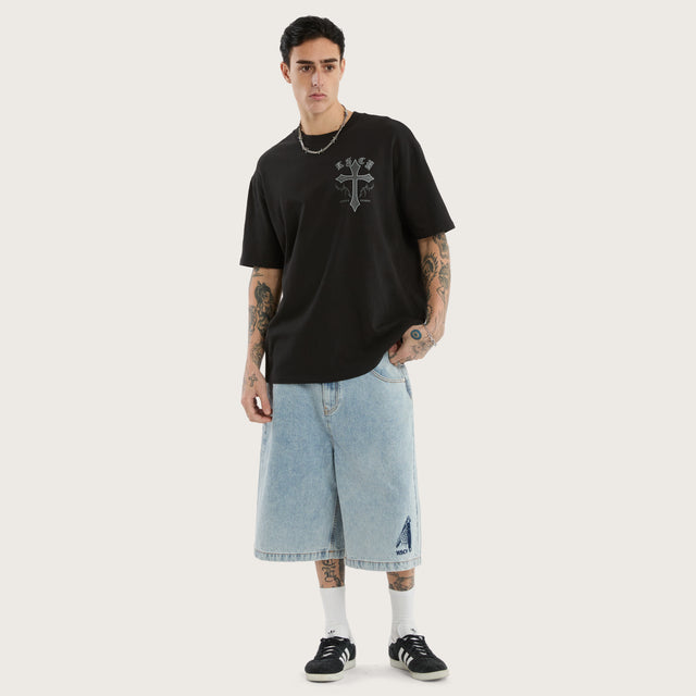 Model wears Lithium Box Fit Tee Jet Black T-Shirts in Black - Image 2