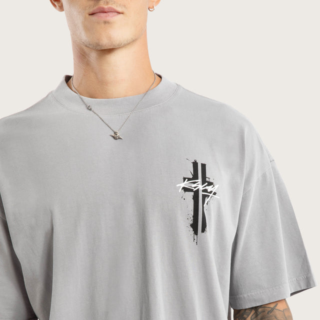 Model wears Grail Standard Tee Silvery Grey T-Shirts in Grey - Image 3