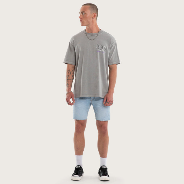 Model wears Absolute Box Fit Tee Pigment Alloy T-Shirts Grey – image 5