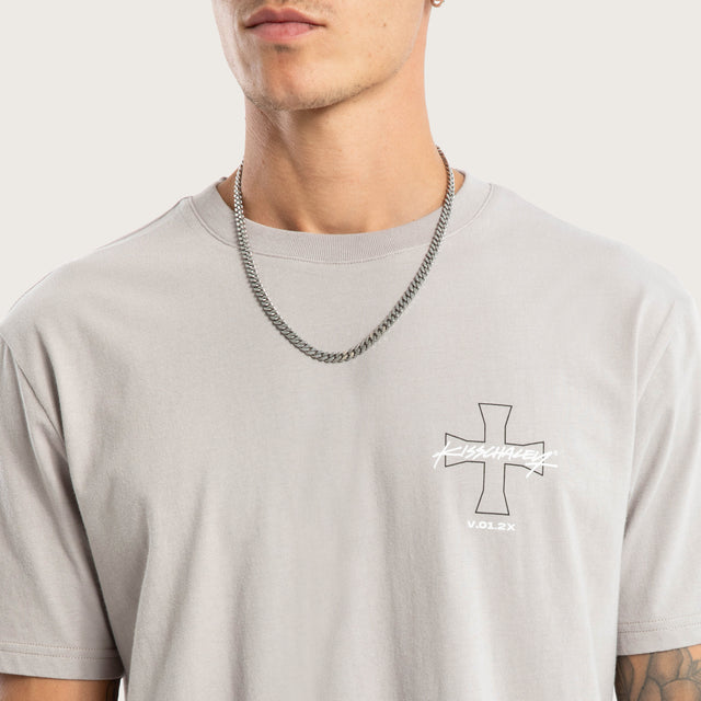 Model wears Crossover Dual Curved Tee Paloma T-Shirts Grey – image 3