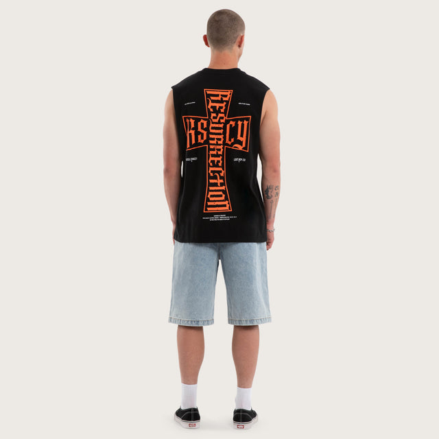 Model wears Plague Relaxed Muscle Jet Black Muscle Tees Black – image 4