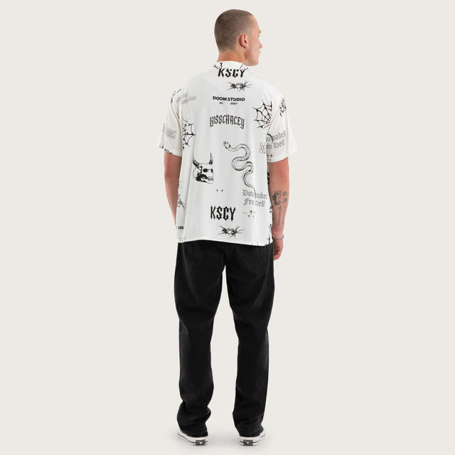 Model wears Coffin Relaxed Short Sleeve Shirt White Print Short Sleeve Shirts White – image 4