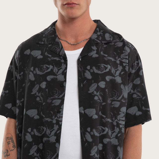 Model wears Thorn Button Up Shirt Black Print Long Sleeve Shirts Black – image 2