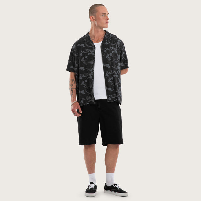 Model wears Thorn Button Up Shirt Black Print Long Sleeve Shirts Black – image 5