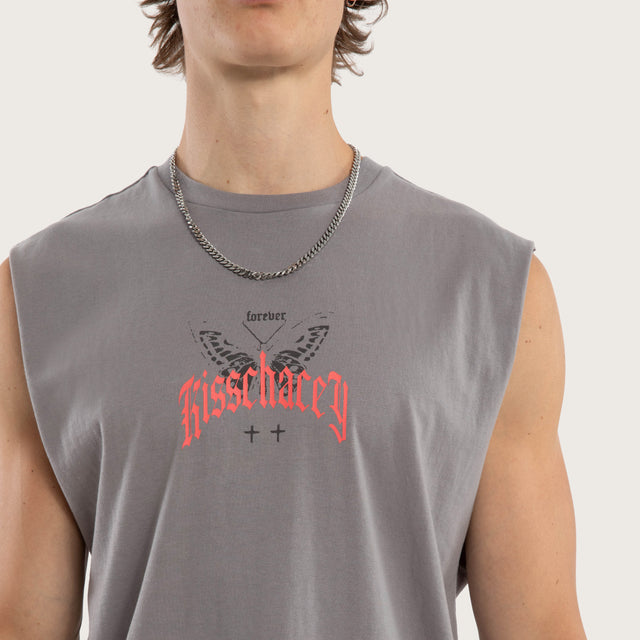 Model wears Tether Dual Curved Muscle Sky Rocket Muscle Tees Grey – image 4