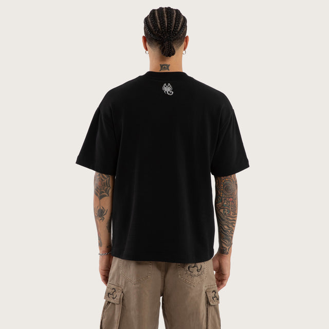 Model wears Scyth Loopback Street Tee Jet Black T-Shirts Black – image 3