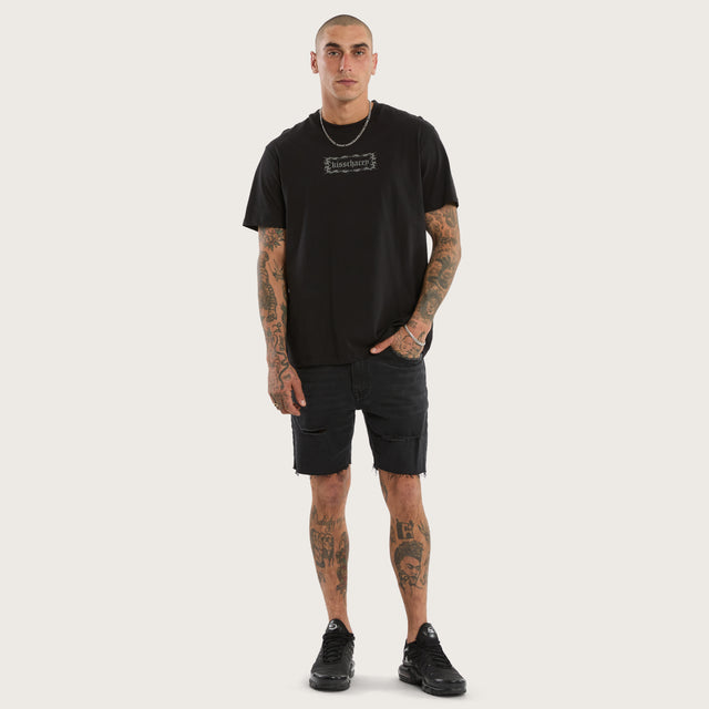 Model wears Saviour Relaxed Tee Jet Black T-Shirts Black – image 5