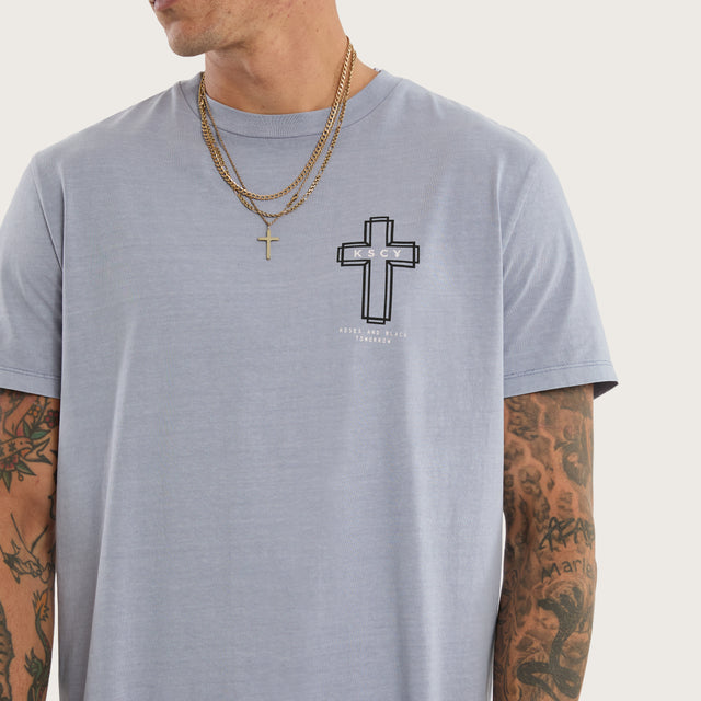 Model wears Sanctus Dual Curved Tee Pigment Lavender T-Shirts Purple – image 4