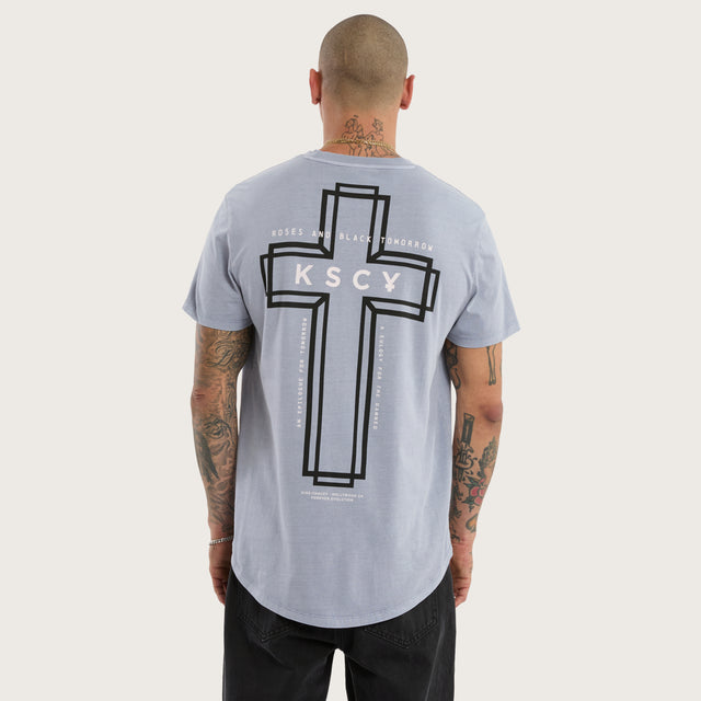 Model wears Sanctus Dual Curved Tee Pigment Lavender T-Shirts Purple – image 2