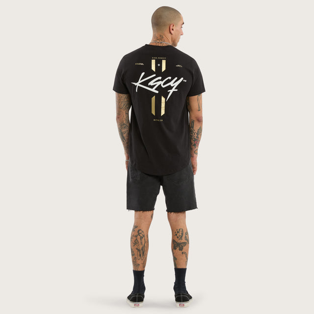 Model wears Stride Dual Curved Tee Jet Black T-Shirts Black – image 5