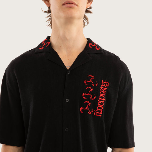 Model wears Shadowrun SS Button Up Shirt Jet Black Short Sleeve Shirts Black – image 4