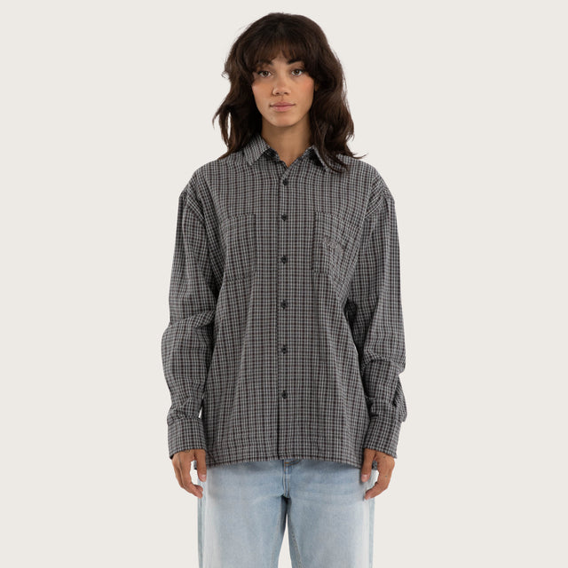 Model wears Devotion Casual Longsleeve Shirt Black Check Long Sleeve Shirts in Black - Image 6